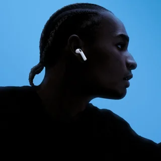 هدفون بلوتوثی توگوشی اپل مدل Airpods 5 با حذف نویز فعال، تراشه H2 و استاندارد IP57 102584087