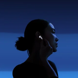 هدفون بلوتوثی توگوشی اپل مدل Airpods 5 با حذف نویز فعال، تراشه H2 و استاندارد IP57 102584085