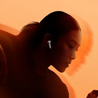 هدفون بلوتوثی توگوشی اپل مدل Airpods 5 با حذف نویز فعال، تراشه H2 و استاندارد IP57 102584089